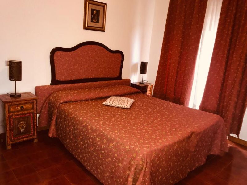 Buchen Sie die Zimmer der Villa Regina Taormina in Castelmola