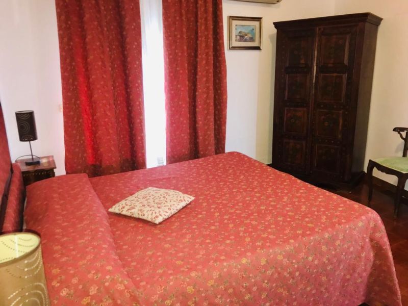 Buchen Sie die Zimmer der Villa Regina Taormina in Castelmola